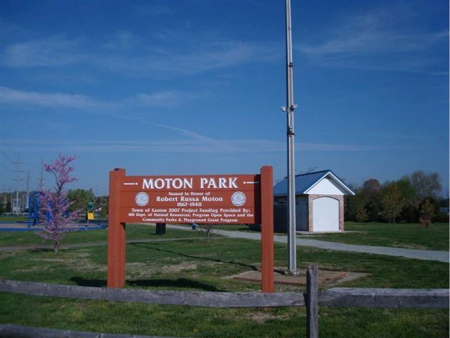 Moton Park Entrance Sign